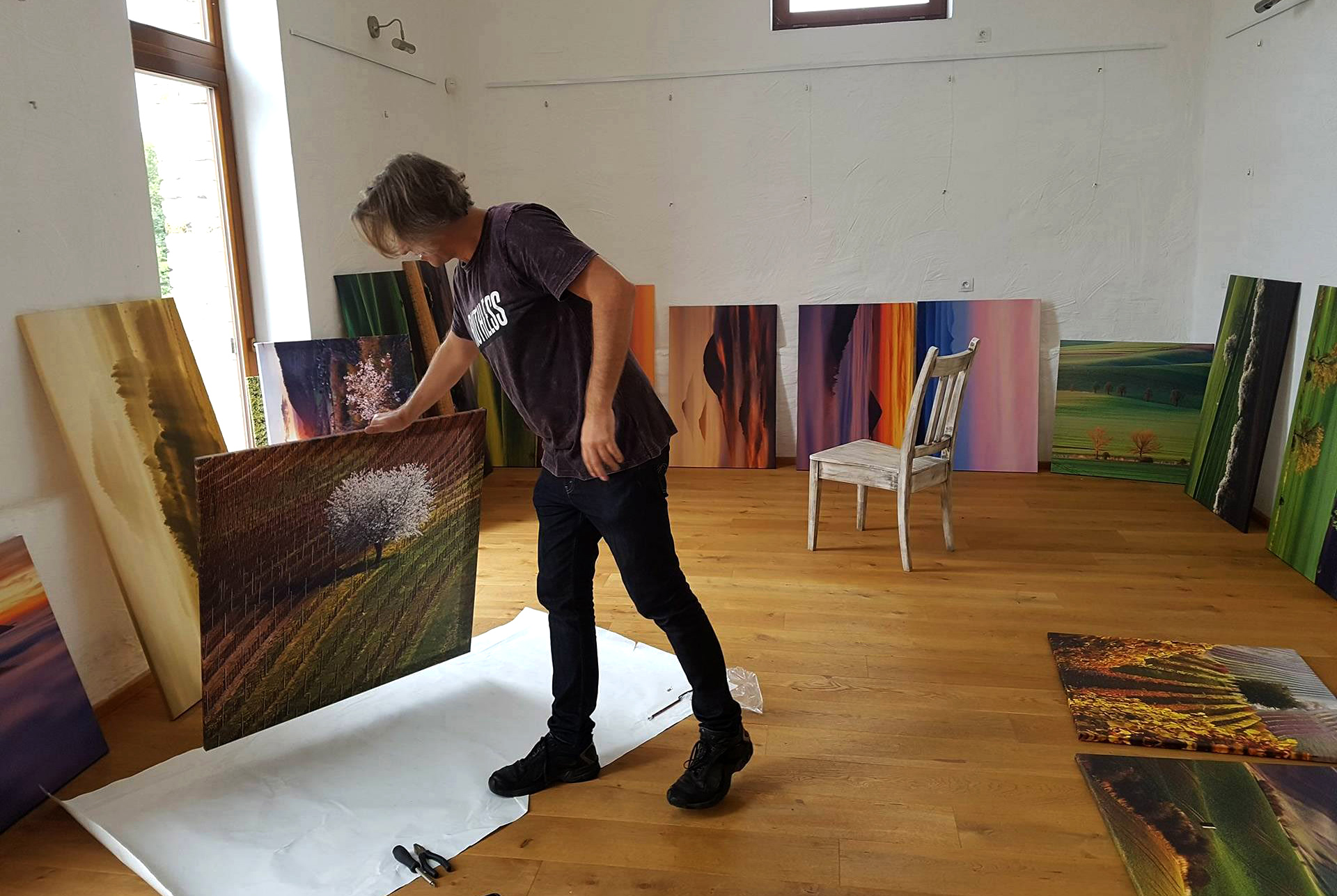 Výroba a instalace výstavy fotopláten s krajinářskými fotografiemi Martina Raka